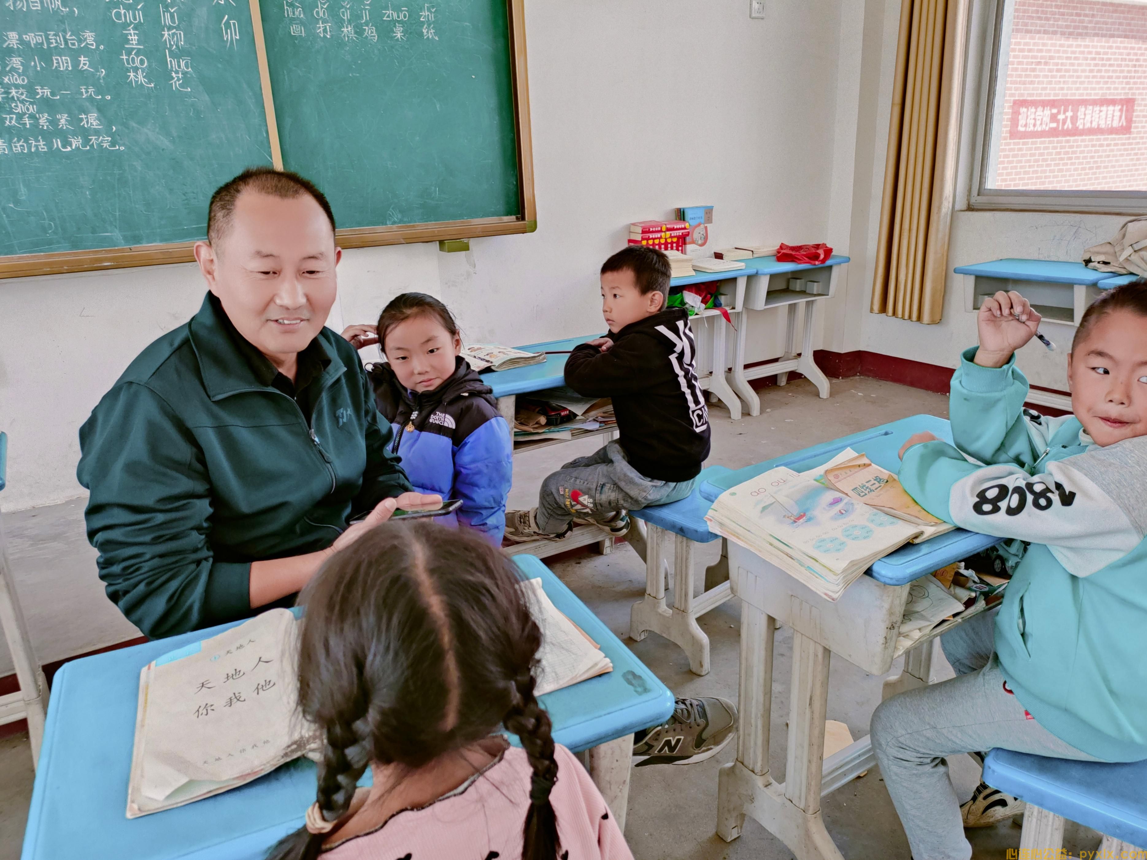 平邑县心连心公益为流峪镇四海小学送去净水设备(图4)