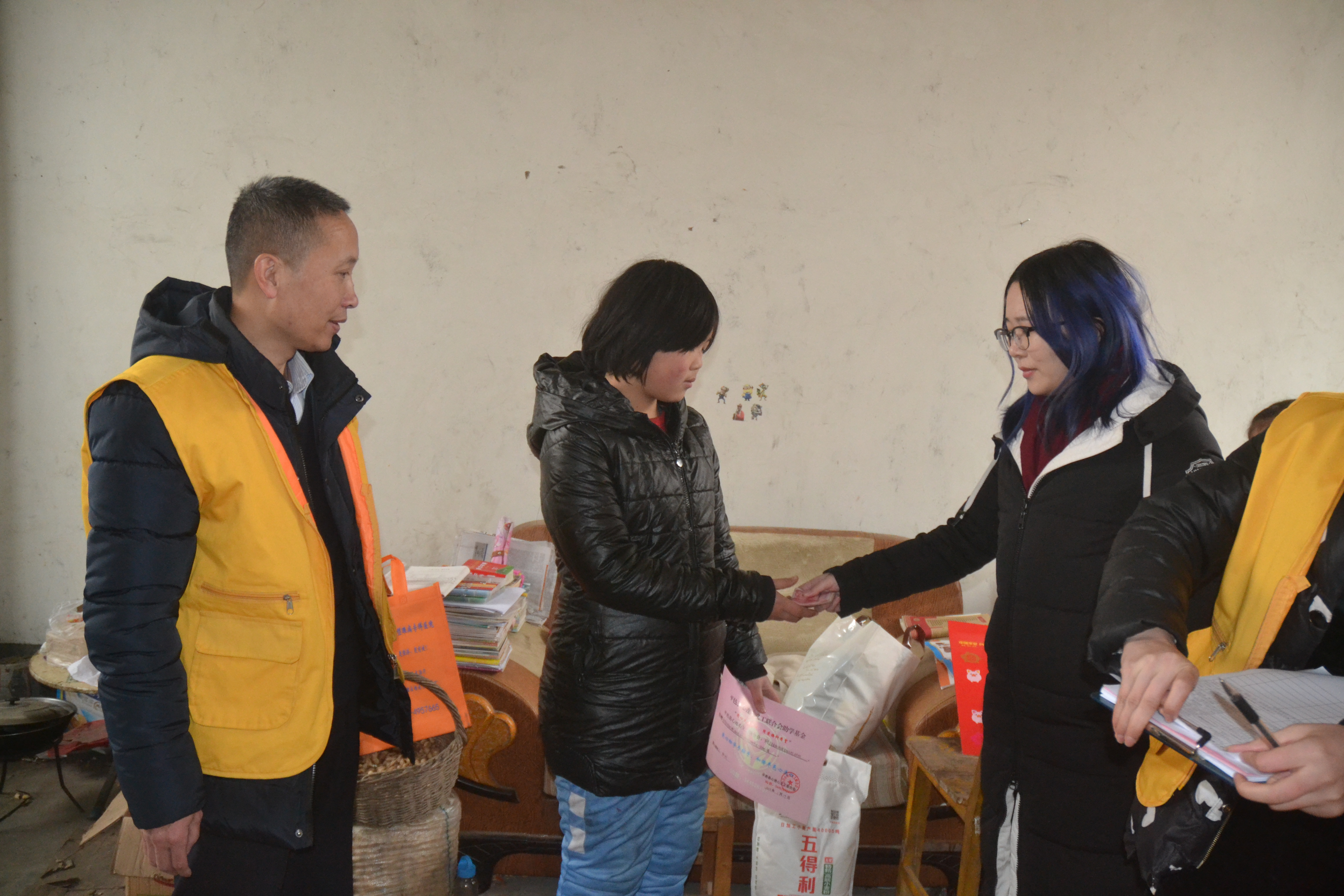 平邑县心连心义工联合会爱心助学第五站(图4)