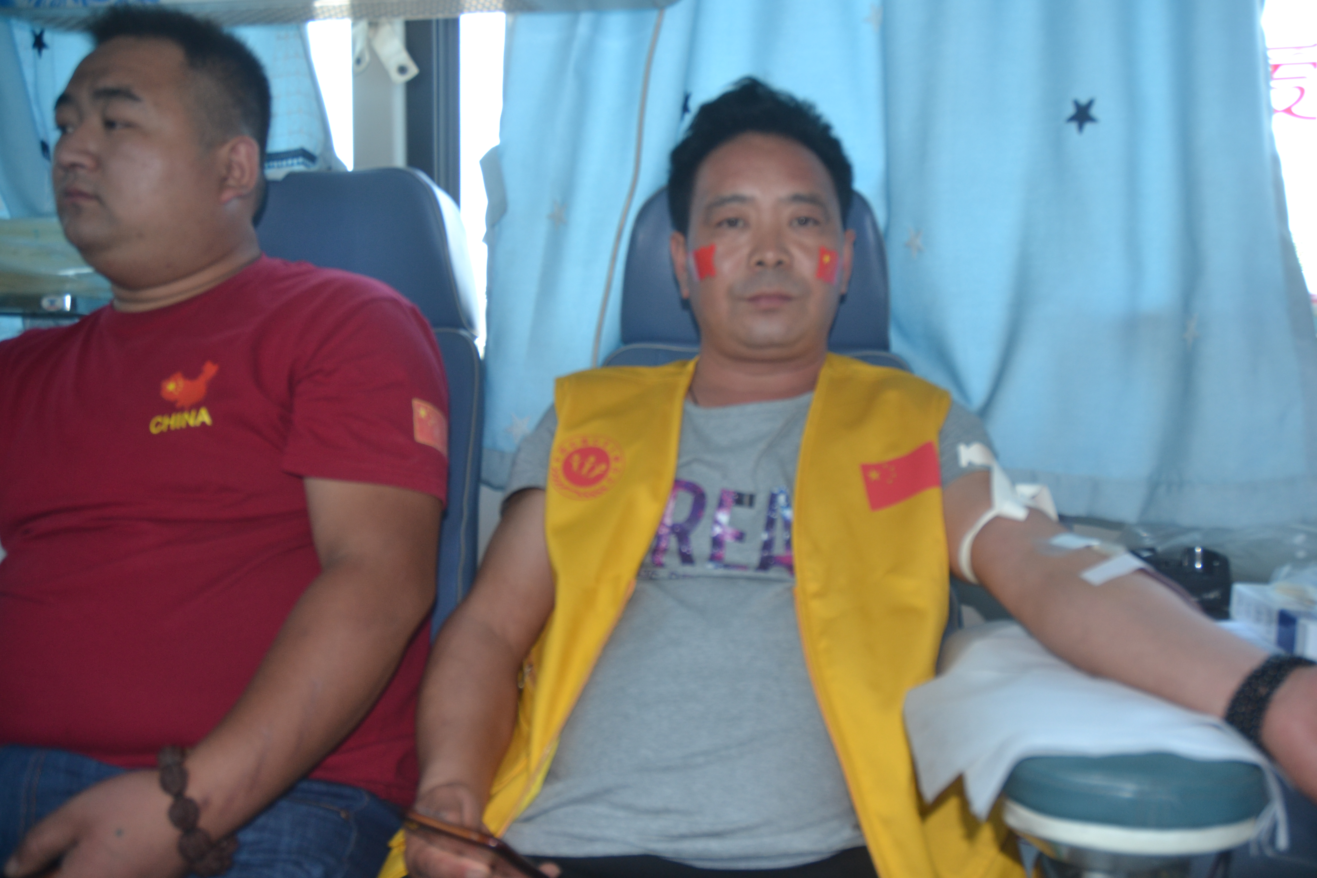 让血液把我们的心连接在一起 ----心连心献血纪实(图19)