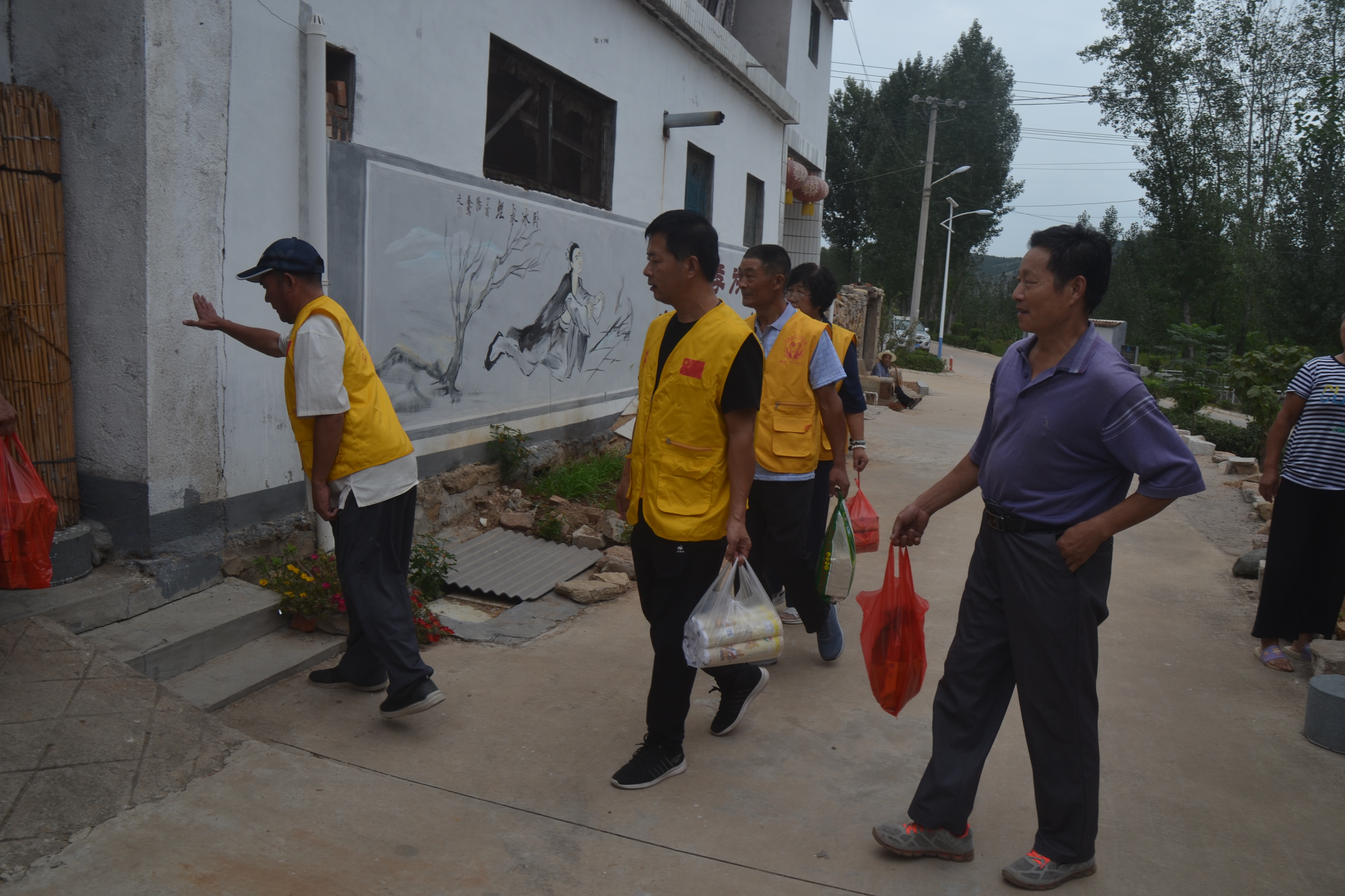 新时代文明实践：关爱孤寡老人共度中秋佳节(图3)