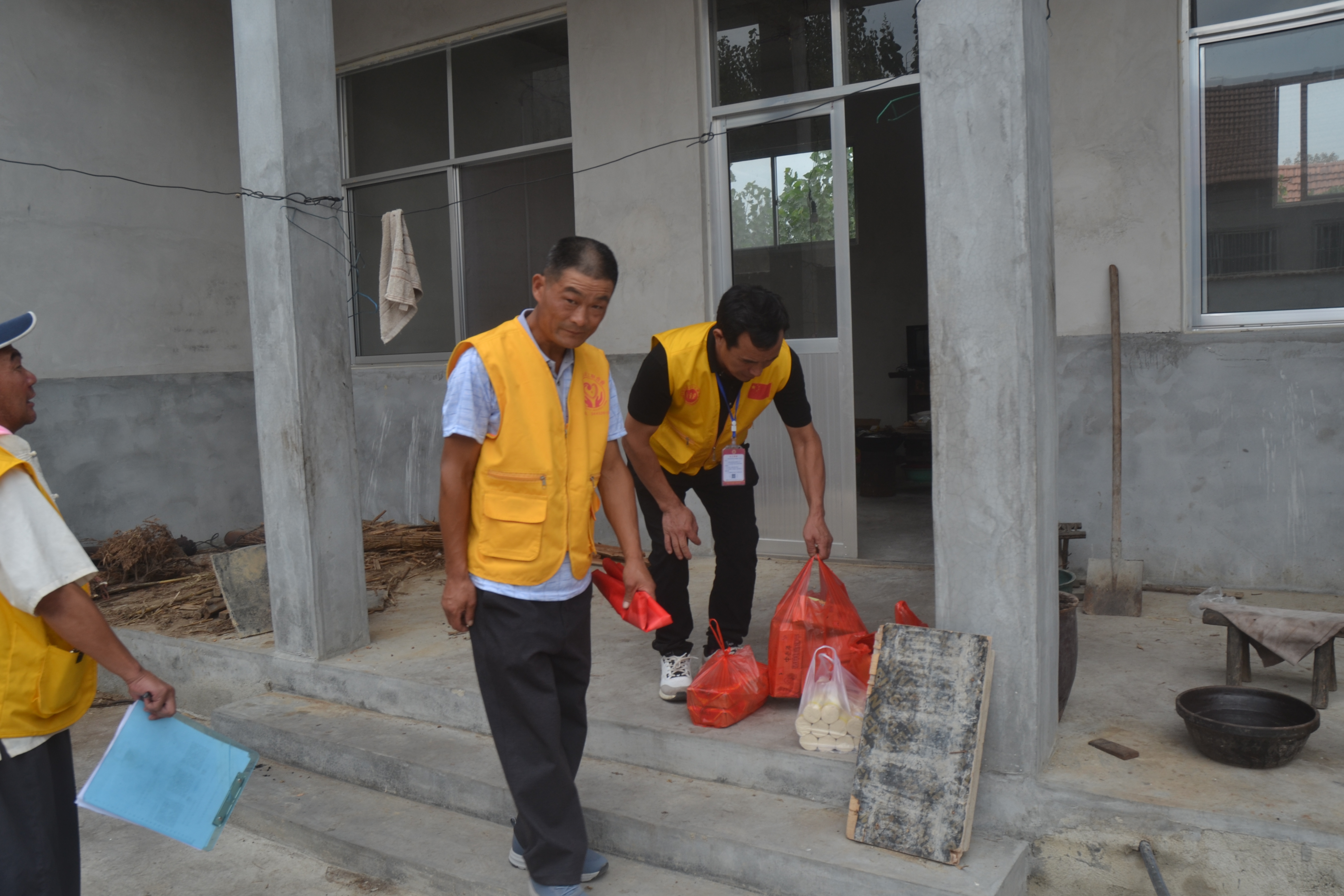 新时代文明实践：关爱孤寡老人共度中秋佳节(图18)